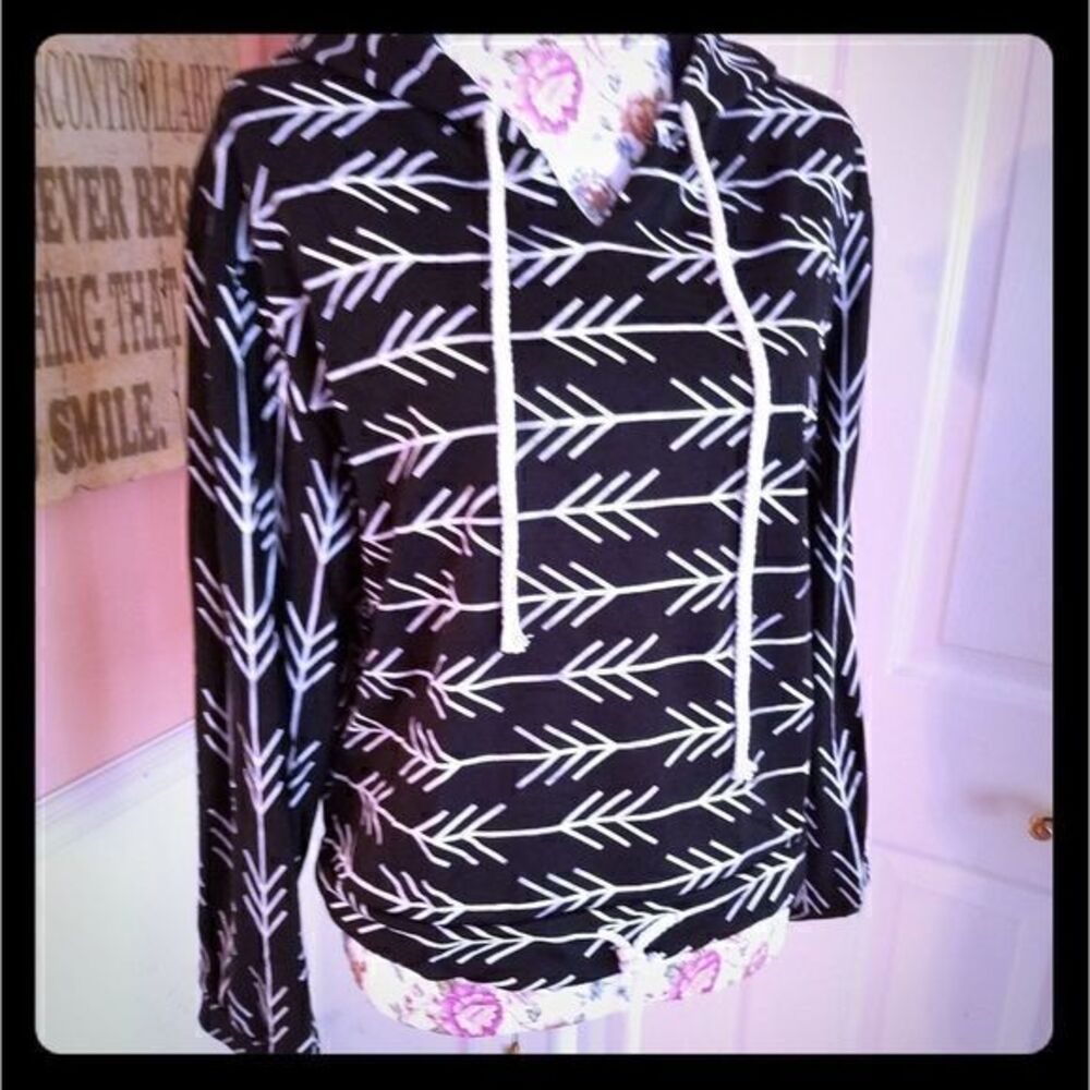 3 for‎ $18 Boutique Bought B&W Hooded Sweatshirt